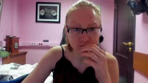lucky_licky20 online show from 02-27-25, 03:47