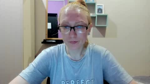 lucky_licky20 online show from 03-01-25, 03:21