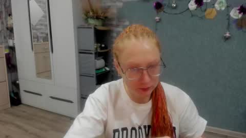 lucky_licky20 online show from 12-19-25, 01:45
