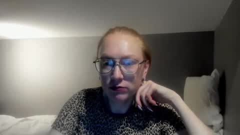 lucky_licky20 online show from 03-19-26, 04:16