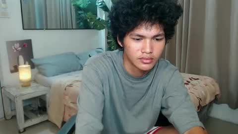 Snapshot of lucky_starxxx chatting on 02-25-26, 05:00 lucky online show from 02-25-26, 05:00