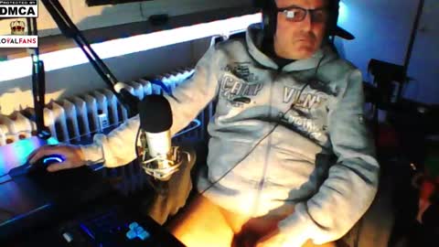        call me  Stefan online show from 12-25-24, 03:18