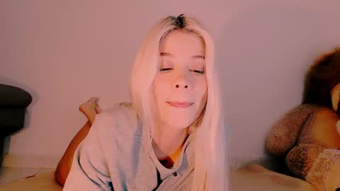 Snapshot of luckysapphire777 chatting on 02-02-25, 10:46 luckysapphire777 online show from 02-02-25, 10:46