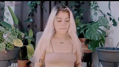 Snapshot of luckysapphire777 chatting on 10-31-25, 08:26 luckysapphire777 online show from 10-31-25, 08:26