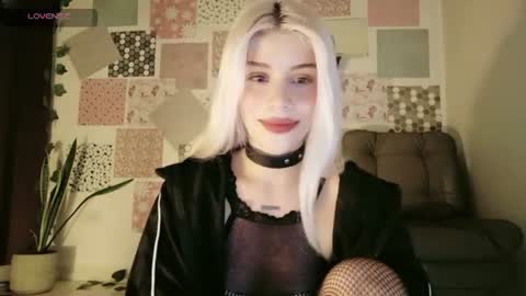 Snapshot of luckysapphire777 chatting on 07-27-26, 12:12 luckysapphire777 online show from 07-27-26, 12:12