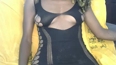 luckystar_19 online show from 12-21-25, 11:06