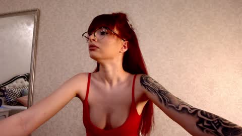 Snapshot of luckyymia chatting on 12-18-24, 06:25 Mia online show from 12-18-24, 06:25