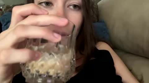 Lucy online show from 05-06-26, 02:55