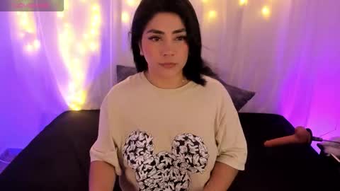 Snapshot of lucy266_ chatting on 09-23-25, 01:52 lucy online show from 09-23-25, 01:52