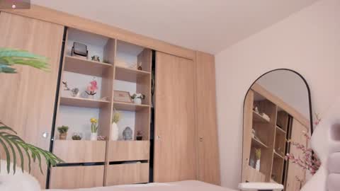 Paula           online show from 02-05-25, 03:45