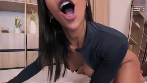 Paula           online show from 02-17-25, 05:25