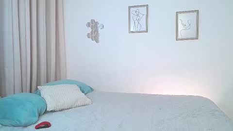 Lucia online show from 03-25-26, 12:38