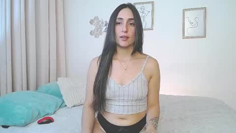 Lucia online show from 04-21-26, 01:42