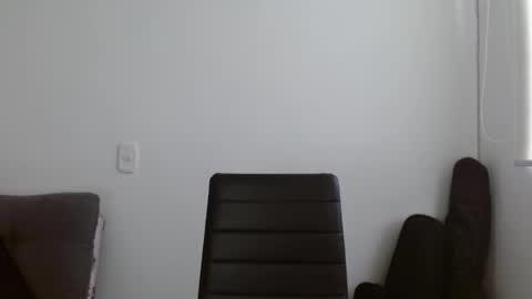 Snapshot of lucy_collins_g chatting on 03-12-25, 09:45 Lucy online show from 03-12-25, 09:45