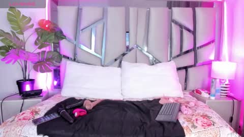 lucy_davies_ online show from 03-18-26, 11:46