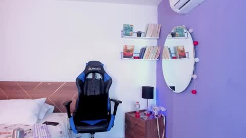 Snapshot of lucy_ferreiraa chatting on 03-09-25, 11:03 Your Lucy online show from 03-09-25, 11:03