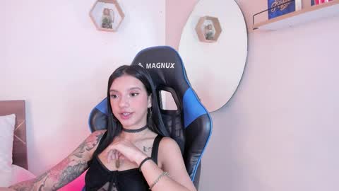 Snapshot of lucy_ferreiraa chatting on 11-14-25, 05:50 Your Lucy online show from 11-14-25, 05:50