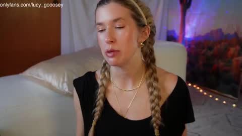 Lucy. online show from 09-08-25, 11:48