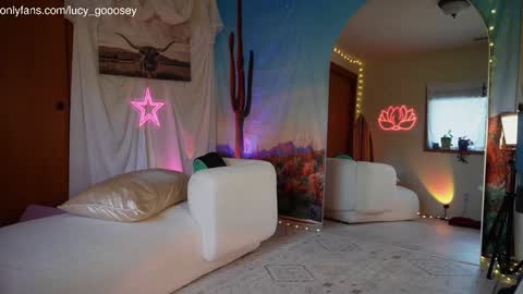 Lucy. online show from 09-09-25, 11:48