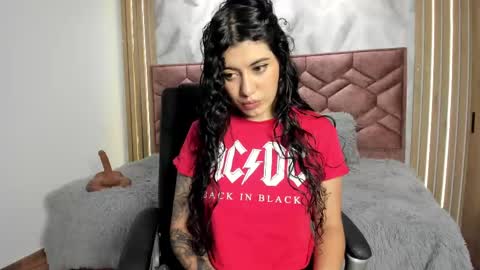 Lucy Greys online show from 10-21-25, 11:55