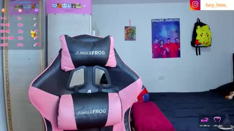 Snapshot of lucy_hess_ chatting on 10-28-25, 06:10 Lucy online show from 10-28-25, 06:10