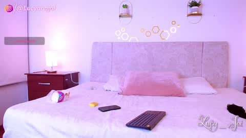 Luciana online show from 01-06-26, 02:04