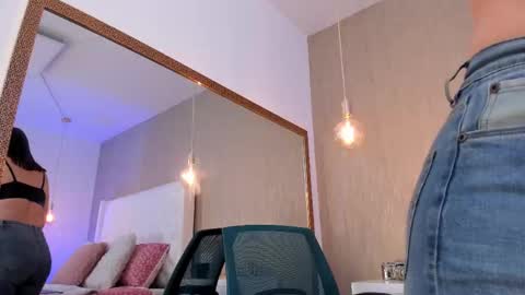 Lucy online show from 09-29-25, 01:27