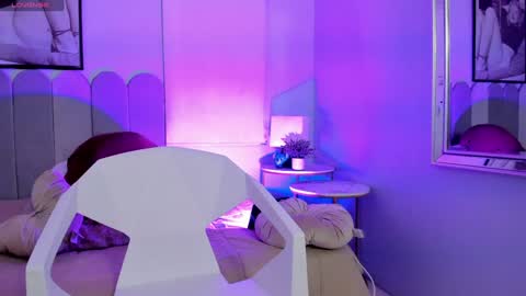 Lucy  online show from 02-05-25, 06:46