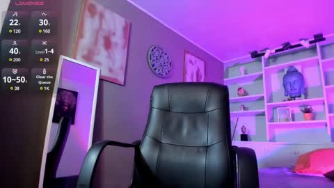 Lucy  online show from 03-10-25, 09:29