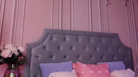 LucyAddison online show from 11-11-25, 04:12