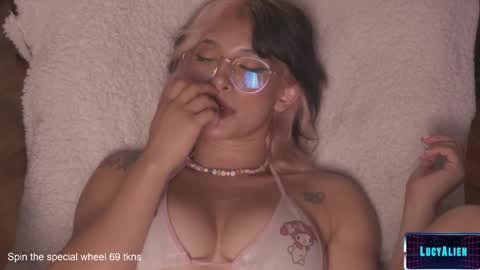 Lucy Alien  online show from 01-29-25, 11:14