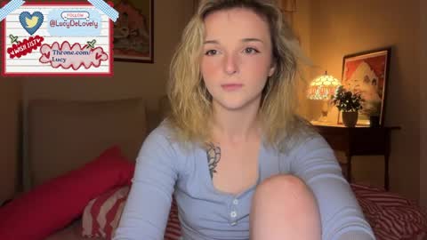 Snapshot of lucydelovely chatting on 05-10-26, 10:59 Lucy online show from 05-10-26, 10:59