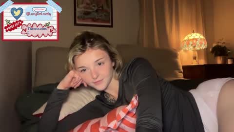Snapshot of lucydelovely chatting on 05-11-26, 11:13 Lucy online show from 05-11-26, 11:13