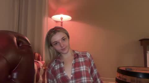 Snapshot of lucydelovely chatting on 05-27-26, 11:13 Lucy online show from 05-27-26, 11:13