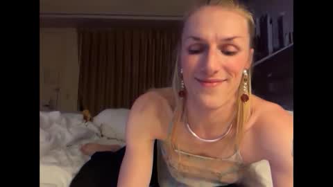 Snapshot of lucyheifer chatting on 09-15-25, 01:49 lucyheifer online show from 09-15-25, 01:49