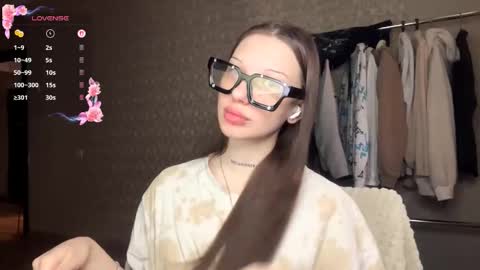 Snapshot of lucykobylarczyk chatting on 02-25-26, 05:28 Ella online show from 02-25-26, 05:28