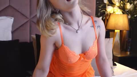 Lucy Lexton online show from 02-24-25, 07:33