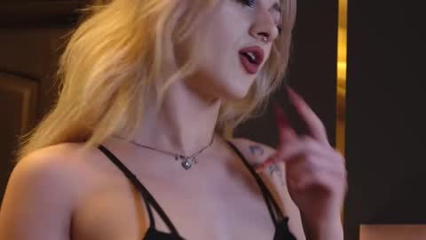 Lucy Lexton online show from 02-25-25, 06:25