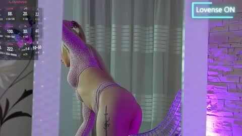 Lucy Lexton online show from 10-14-25, 04:13