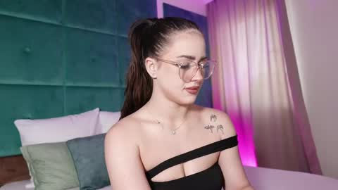 Snapshot of lucylexton chatting on 06-06-26, 04:50 Lucy Lexton online show from 06-06-26, 04:50