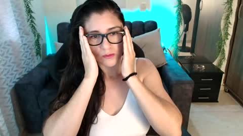 Snapshot of lucyli_ chatting on 07-12-26, 02:19 LUCY online show from 07-12-26, 02:19