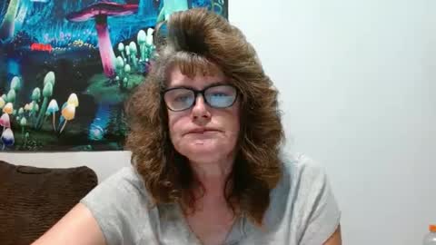 lucylling online show from 09-17-25, 01:46