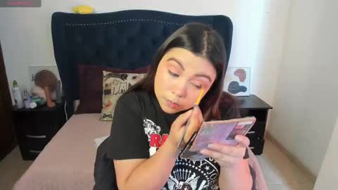 Lucy Petit online show from 09-26-25, 01:15