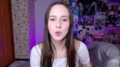 Lucy Rose online show from 11-19-25, 05:13