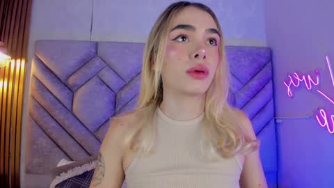 Snapshot of lucyvega4 chatting on 12-20-24, 11:43 Lucy online show from 12-20-24, 11:43