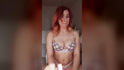 Snapshot of lucyxlou chatting on 03-12-26, 11:16 lucyxlou online show from 03-12-26, 11:16