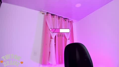 Snapshot of lucyy_peach chatting on 12-19-24, 05:18 LUCYY FROM HOME online show from 12-19-24, 05:18