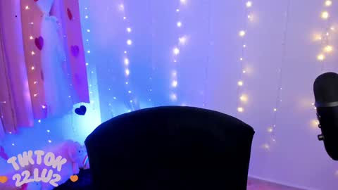 Snapshot of lucyy_peach chatting on 03-10-25, 11:27 LUCYY FROM HOME online show from 03-10-25, 11:27