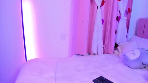 Snapshot of lucyy_peach chatting on 10-04-25, 02:42 LUCYY FROM HOME online show from 10-04-25, 02:42