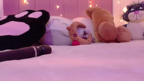 LUCYY FROM HOME  online show from 04-29-26, 01:43